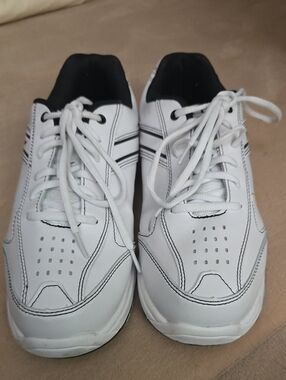Men's White Athletic Sneakers with Black Accents - Lightweight Support